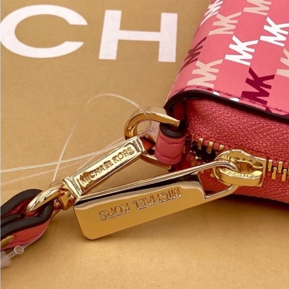 Michael Kors Jet Set Travel Wallet Phone Case Wristlet - Picture 5 of 8